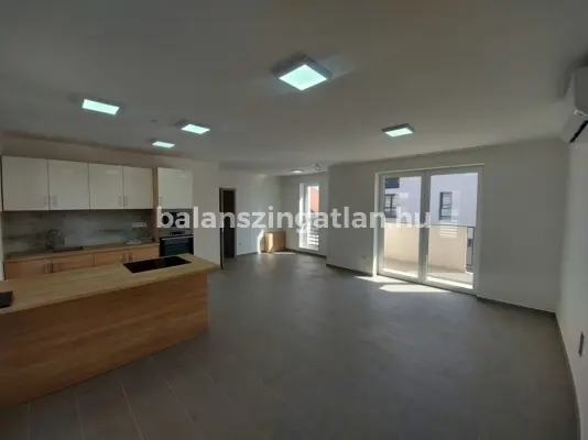 Kiadó a belvárosban egy új építésű, 68 m2 alapterületű lakás!