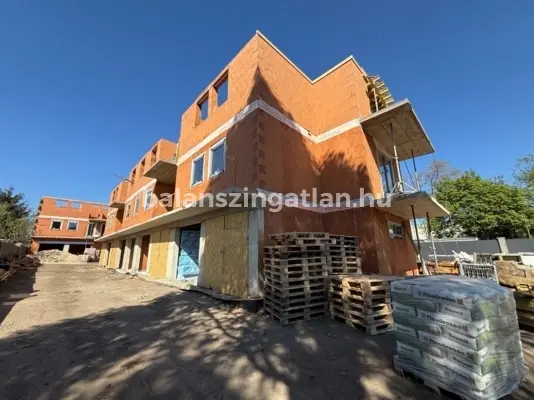 ÚJ ÉPÍTÉSŰ, A+ ENERGETIKAI BESOROLÁSÚ LAKÁSOK A VASGYÁR UTCÁN!