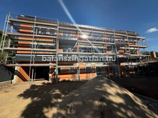 Új építésű, 14 m²-es loggiával rendelkező lakás eladó!