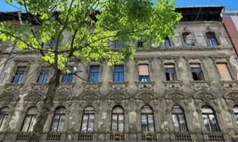 Budapest VI. kerület Vörösmarty utcán 84 m2-es felújított lakás eladó!