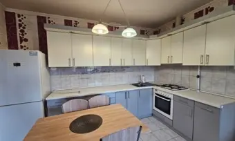 Ady Endre utcán, parkra néző lakás kiadó!