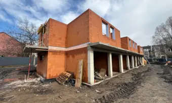 Új építésű, 13 m²-es loggiával rendelkező lakás eladó!