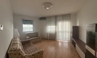 Nyíregyháza Belváros 75 m²-es 1. emeleti lakás teremgarázzsal eladó!