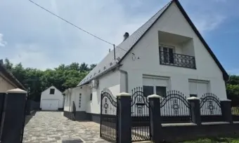 FELÚJÍTOTT TÉGLA CSALÁDI HÁZ ELADÓ TORNYOSPÁLCÁN!