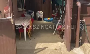 Kistelekiszőlő rendezett, kultúrált utcájában ikerház eladó