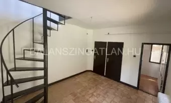 Nyíregyháza-Sóstógyógyfürdőn ikerház eladó!